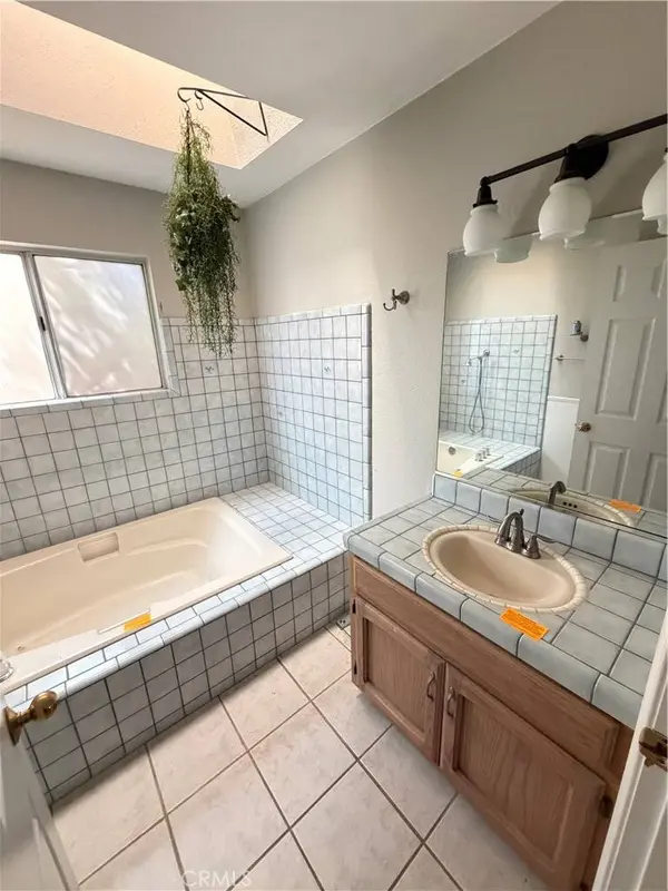 1147 Mirror Lake, Merced, CA 95340