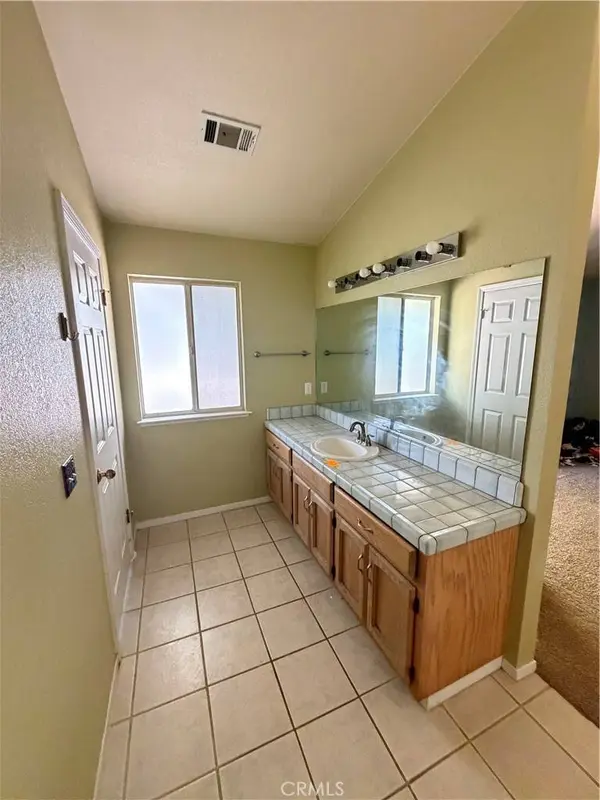 1147 Mirror Lake, Merced, CA 95340