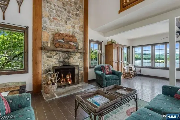 19 Division LN, Byram, NJ 07821