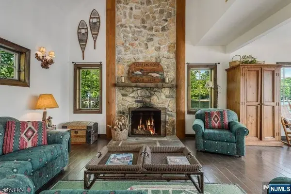 19 Division LN, Byram, NJ 07821