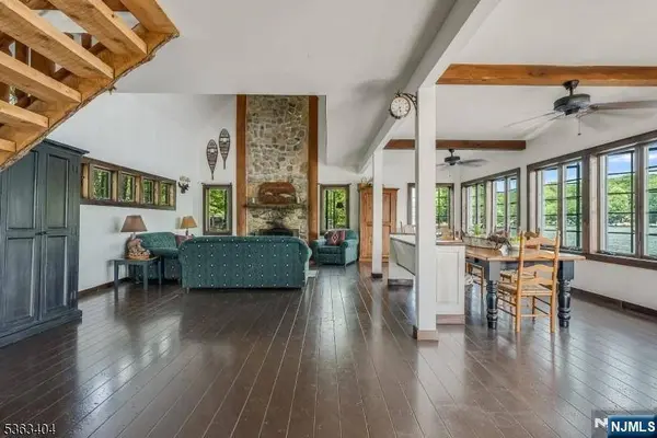 19 Division LN, Byram, NJ 07821