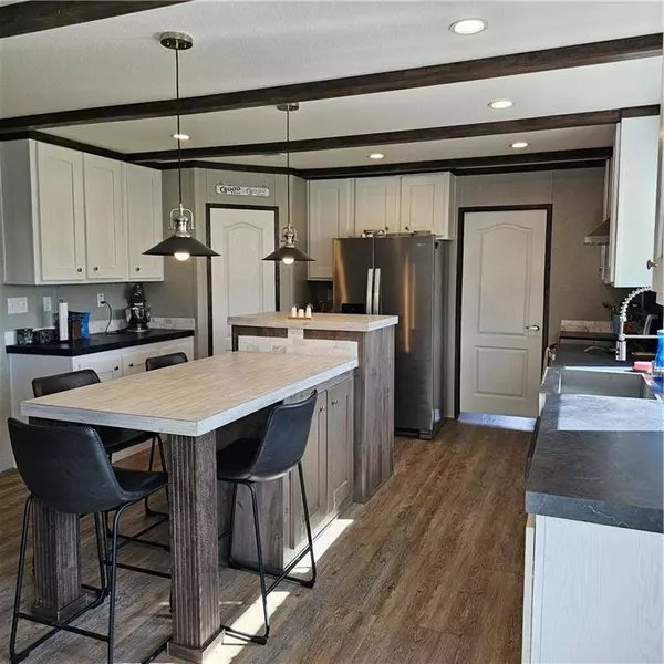 295 Griffith DR, Rockport, TX 78382