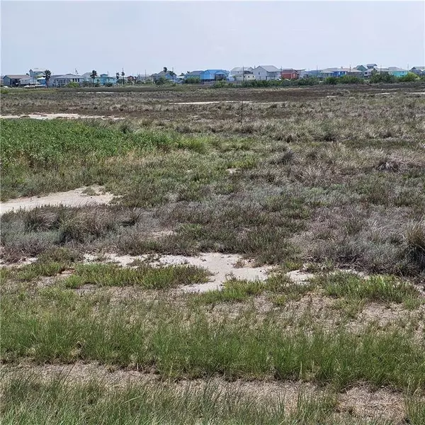 672 Northwest DR, Rockport, TX 78382