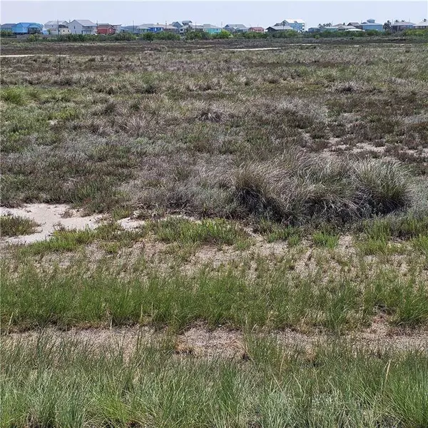 672 Northwest DR, Rockport, TX 78382