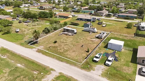 124 Coral DR, Rockport, TX 78382