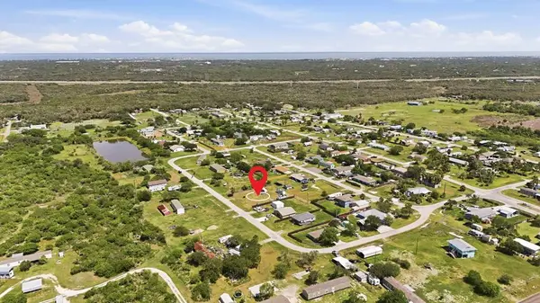124 Coral DR, Rockport, TX 78382