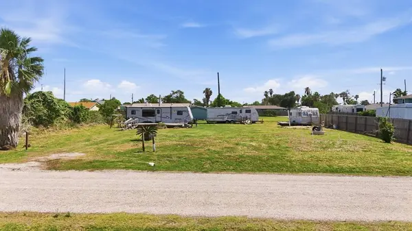 124 Coral DR, Rockport, TX 78382