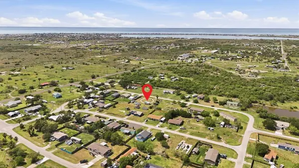 124 Coral DR, Rockport, TX 78382