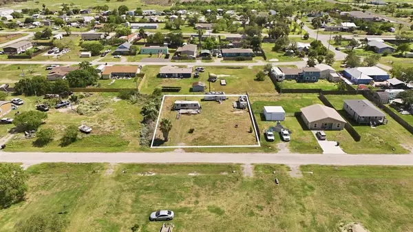 124 Coral DR, Rockport, TX 78382