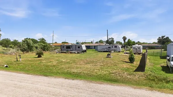 124 Coral DR, Rockport, TX 78382