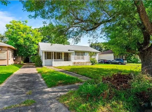 1014 Barracuda PL, Corpus Christi, TX 78411