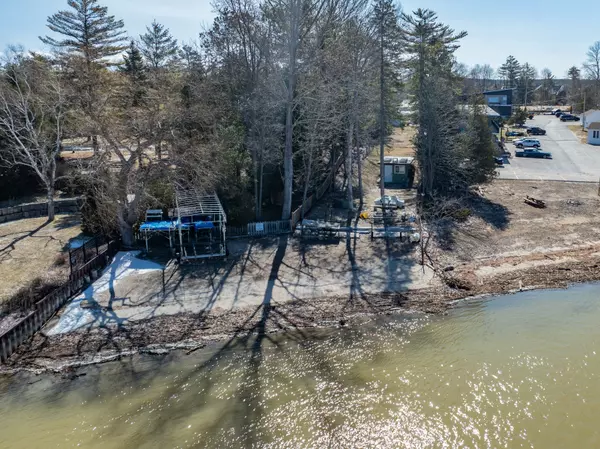 300 River Rd E, Wasaga Beach, ON L9Z 2L7