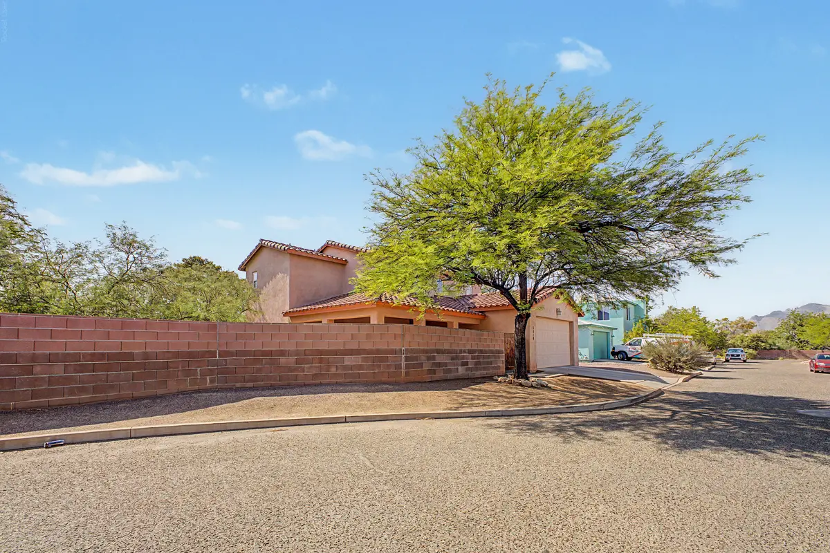 3819 N Look Backridge Pl, Tucson, AZ 85719-1440