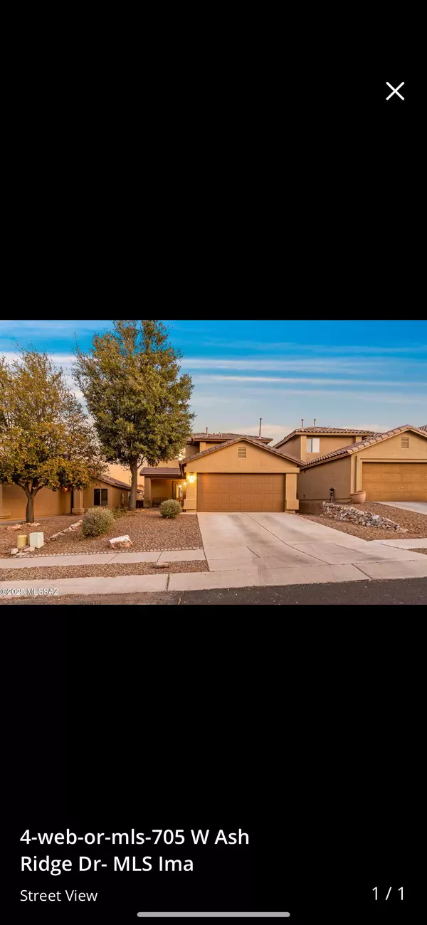 705 W Ash Ridge Dr, Green Valley, AZ 85614-5493