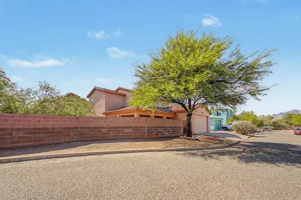 3819 N Look Backridge Pl, Tucson, AZ 85719-1440
