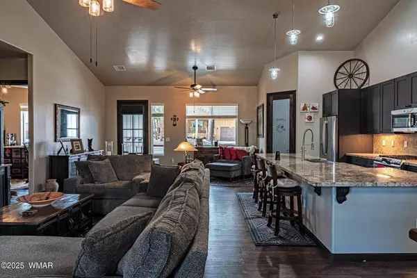 670 S Mountain Pines Avenue, Show Low, AZ 85901