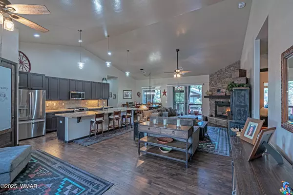 670 S Mountain Pines Avenue, Show Low, AZ 85901