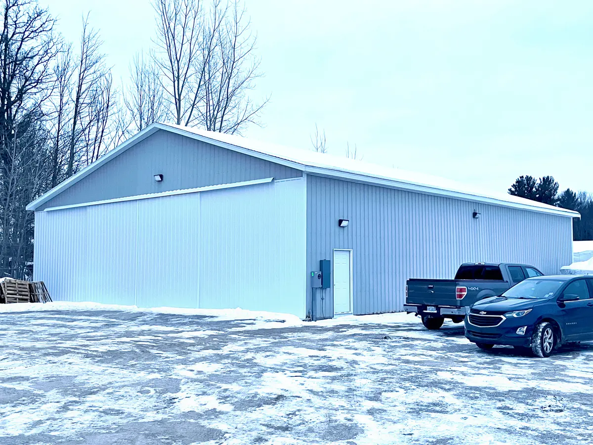 3050 E Commercial Dr, Midland, MI 48642-7840