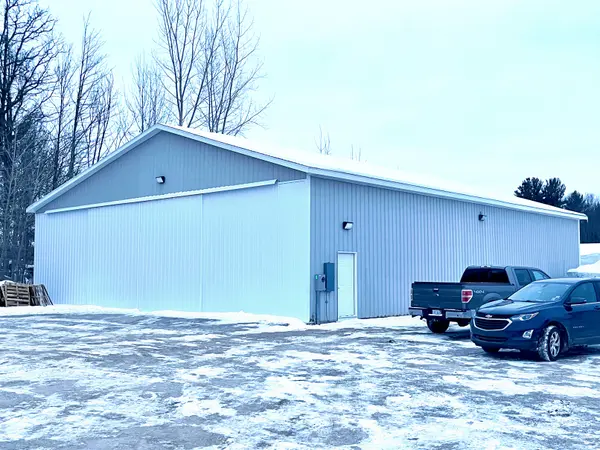 3050 E Commercial Dr, Midland, MI 48642-7840