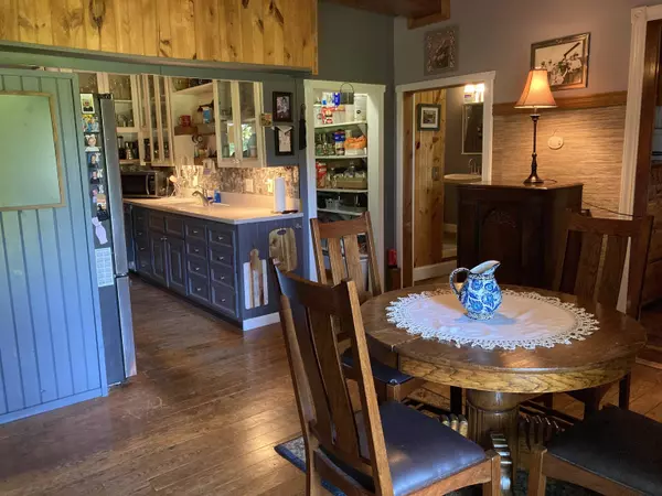 435 S Main Street, Fall River, WI 53932