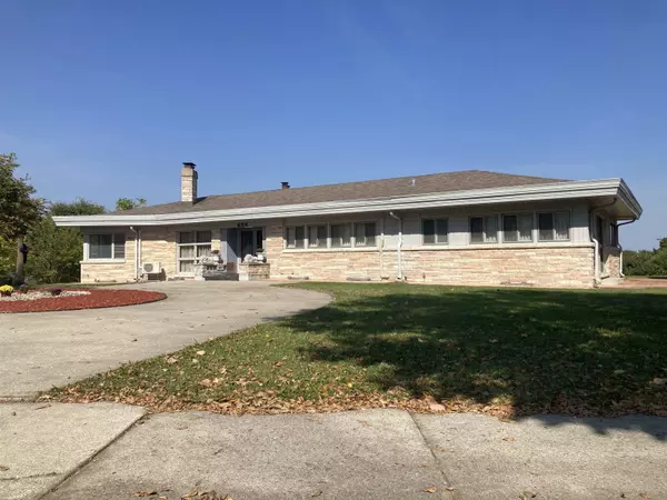 638 Vine Street, West Bend, WI 53095