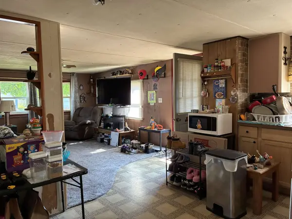 101 Falling Creek Drive #101, Janesville, WI 53548