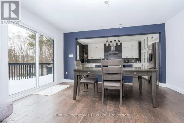 24 BIRCH GROVE DRIVE, Oro-medonte (horseshoe Valley), ON L4M4Y8
