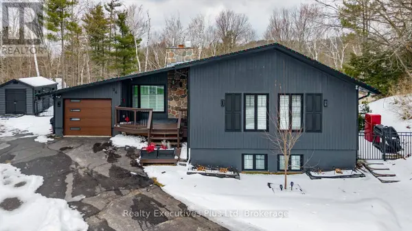24 BIRCH GROVE DRIVE, Oro-medonte (horseshoe Valley), ON L4M4Y8