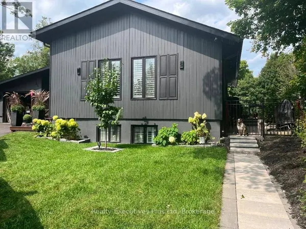 24 BIRCH GROVE DRIVE, Oro-medonte (horseshoe Valley), ON L4M4Y8