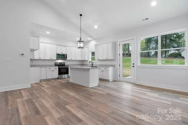 2045 Cordia CIR, Newton, NC 28658