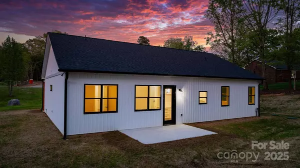 2045 Cordia CIR, Newton, NC 28658