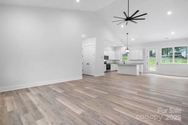 2045 Cordia CIR, Newton, NC 28658