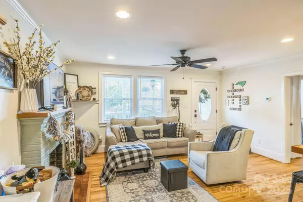 432 4th Street PL SW, Hickory, NC 28602