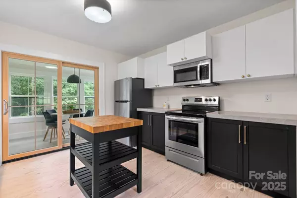 2704 Kool Park RD NE, Hickory, NC 28601