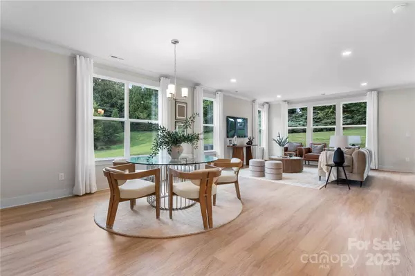 1305 39th Avenue PL NE, Hickory, NC 28601