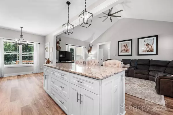 1724 Ivey CT, Maiden, NC 28650