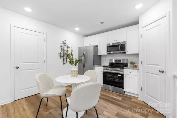 2940 21st Street LN NE, Hickory, NC 28601