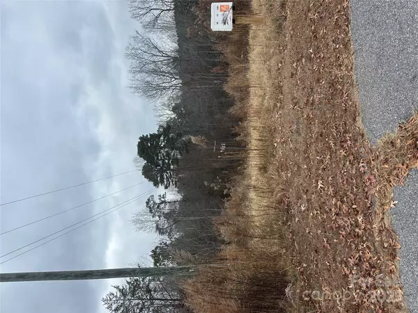 4853 33rd Street CT NE, Hickory, NC 28601