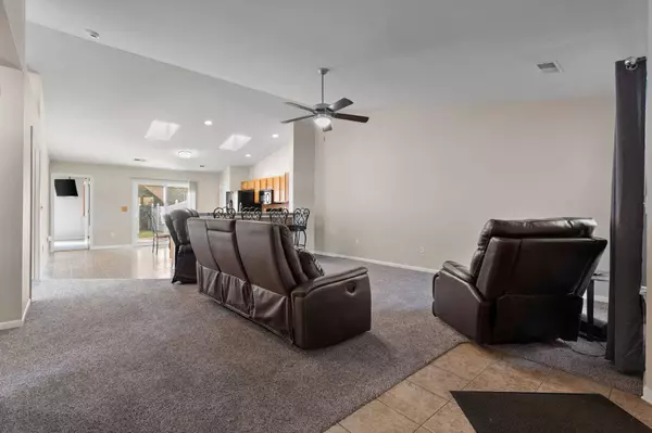 523 W 77th AVE, Merrillville, IN 46410