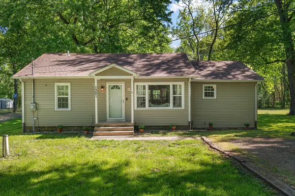 1301 S Cline AVE, Griffith, IN 46319