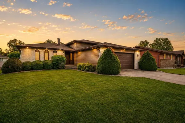 1225 Willow LN, Schererville, IN 46375