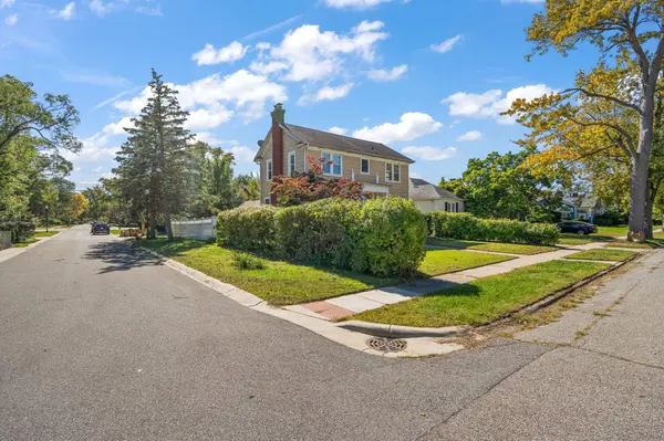 32 Lawndale ST, Hammond, IN 46324