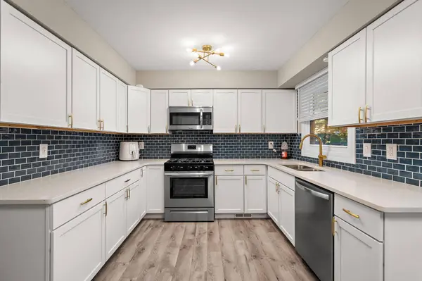 1890 Azalea CT, Schererville, IN 46307