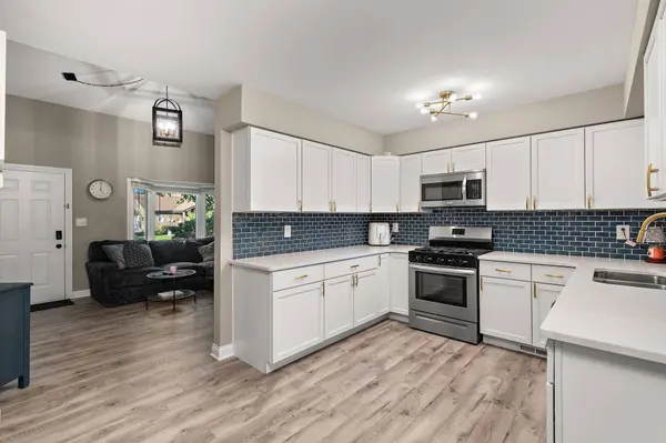 1890 Azalea CT, Schererville, IN 46307