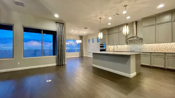 12680 N Lauterbrunnen Ln, Tucson, AZ 85755-6092