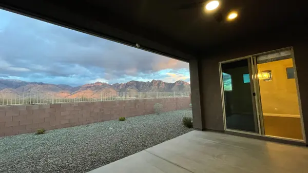 12680 N Lauterbrunnen Ln, Tucson, AZ 85755-6092