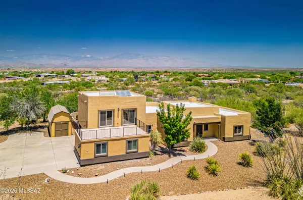 340 N Suntan Dr, Vail, AZ 85641