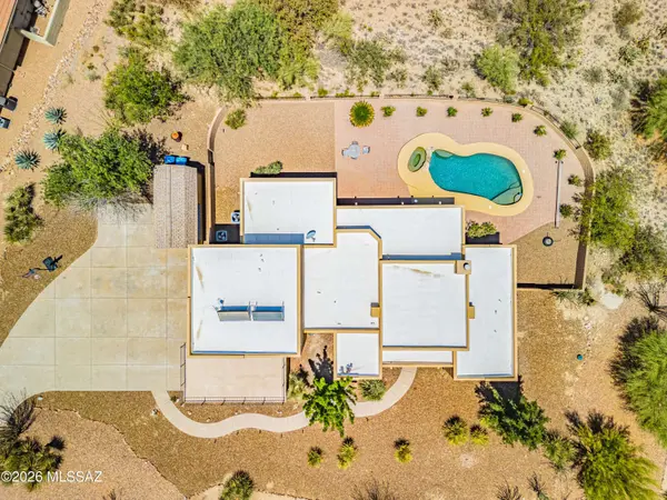 340 N Suntan Dr, Vail, AZ 85641