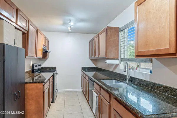 4873 E 17th St, Tucson, AZ 85711