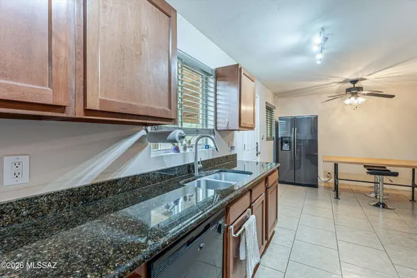 4873 E 17th St, Tucson, AZ 85711